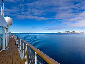 Cruising Prints: Expedition cruising in the Arctic and Svalbard, Norway