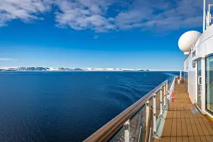 Cruising Prints: Expedition cruising in the Arctic and Svalbard, Norway