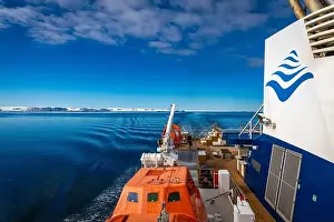 Cruising Prints: Expedition cruising in the Arctic and Svalbard, Norway