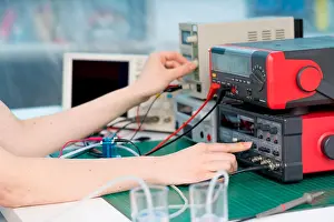Hydrogen Prints: experiment with hydrogen power cells