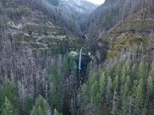 The exquisite Elowah Falls is located on the Oregon side of the Columbia River Gorge. This scenic waterfall is just about 30 miles east of Portland