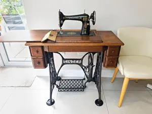 Cast Iron Prints: F Series vintage cast iron Singer sewing machine