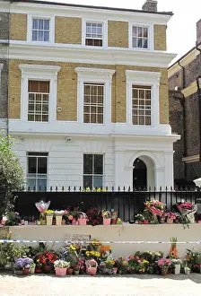 Soul Prints: Fans leave flowers for Amy Winehouse after her death