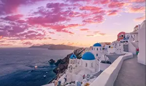 Fantastic sunset landscape of famous travel and vacation destination. Luxury summer adventure concept. Wonderful view of Oia village, Santorini Greece