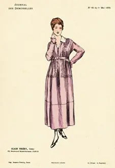 Belt Prints: Fashionable woman in a lilac dress