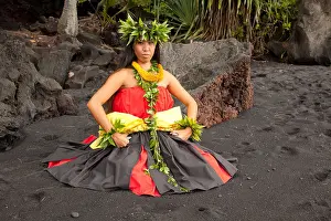 Big Island Prints: Female Hawaiian hula dancer