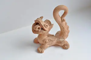 Doll Prints: The figure of the dragon. Ceramics of Uzbekistan. Tashkent, 1990