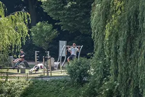 Mann Prints: Fitness OpenAir am Alsterufer in Hamburg-Harvestehude