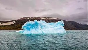 Blue Ice Prints: Floating iceberg, Dunes harbour