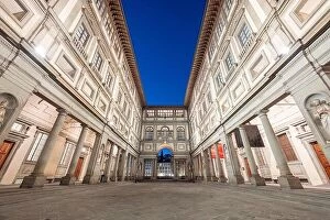 Images Dated 14th December 2021: Florence, Italy historic architecture at dawn