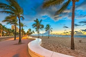Images Dated 15th July 2017: Fort Lauderdale, Florida, USA beach and life guard tower at sunrise
