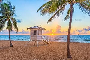 Images Dated 15th July 2017: Fort Lauderdale, Florida, USA beach and life guard tower at sunrise