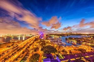 Images Dated 14th July 2017: Fort Lauderdale, Florida, USA cityscape at twilight