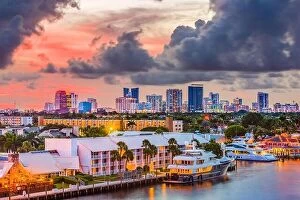 Images Dated 15th July 2017: Fort Lauderdale, Florida, USA skyline