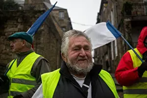 Vest Prints: FRA - SOCIETY - YELLOW VEST OF DINAN On Saturday