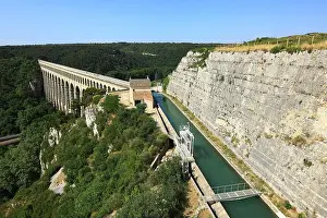 Aqueduct Prints: France, Bouches du Rhone, Ventabren