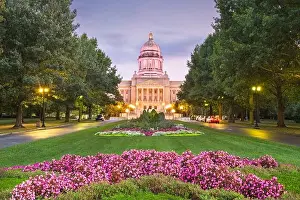 Statehouse Prints: Frankfort, Kentucky, USA with the Kentucky State Capitol at dusk