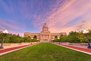 Frankfort, Kentucky, USA with the Kentucky State Capitol at dusk