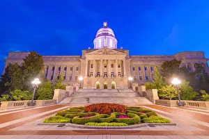 Frankfort, Kentucky, USA with the Kentucky State Capitol at dusk