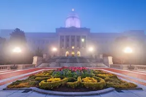 Frankfort, Kentucky, USA with the Kentucky State Capitol in a fog