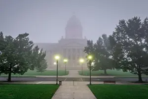 Frankfort, Kentucky, USA with the Kentucky State Capitol in a fog