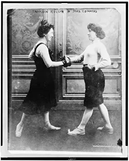 Boxing Prints: Fraulein Kussin and Mrs. Edwards boxing Abstract/medium: 1 photographic print