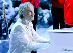 Lichter Prints: The French pianist Richard Clayderman performs during the recording of the TV show special 100 000 lights which was
