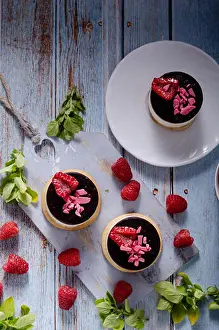 Blueberry Prints: Fresh and simple dessert with fresh berries