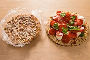Option Prints: Frozen Pizza and Fresh Pizza Comparison