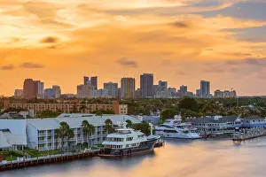 Ft. Lauderdale, Florida, USA downtown cityscape at dusk