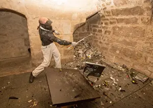 Destroy Prints: FURY ROOM, PARIS : THE RAGE ROOM