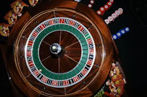 Loser Prints: Gambling at roulette table