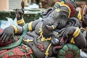 Idol Prints: Ganesh statue in indù temple, India