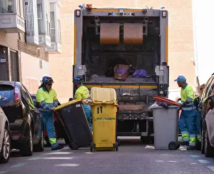 Litter Prints: Garbage workers strike in Madrid lasted 6 days