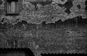 Historic Quarter Prints: GDR, Berlin, 8.1.1990, gable with window in Mulackstrasse