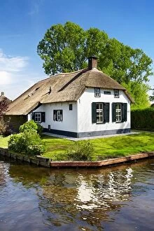 Images Dated 5th May 2014: Giethoorn canal village - Holland Netherlands