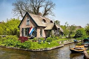 Images Dated 5th May 2014: Giethoorn canals village - Holland