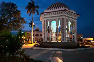 Loetscher Prints: Glorieta de Manzanillo, Parque Carlos Manuel de Céspedes, night, town Manzanilo, Cuba