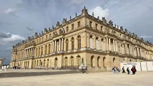 Balustrade Prints: A grand Baroque palace with a long facade