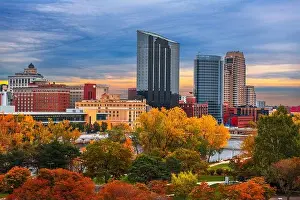 Grand Rapids, Michigan, USA downtown skyline in autumn season