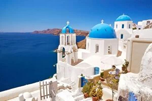 Images Dated 27th June 2011: Greek white church, Oia Town, Santorini, Cyclades Islands, Greece