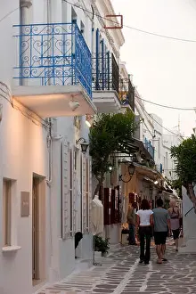 Cyclades Prints: Griechenland, Kykladen, Paros, Parikia, Market Street im Kastro-Viertel