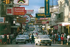 Citta Prints: Guatemala - Citta del Guatemala. Traffic on 6th Avenue