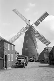 Sails Prints: Hagg Windmill, Hagworthingham, Lincolnshire, 1935. Artist: HES Simmons