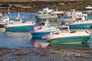 Fishing Boats Prints: Harbour of Barfleur at low tide