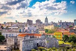Images Dated 25th December 2017: Havana, Cuba old town skyline