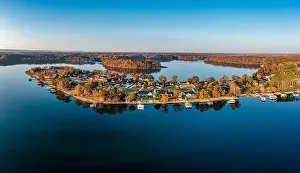 Pano Prints: High resolution aerial view panorama of lakefront homes