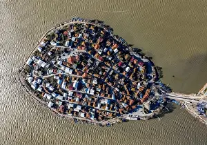 Space For Text Prints: High resolution magnificent view of an island located in Bursa