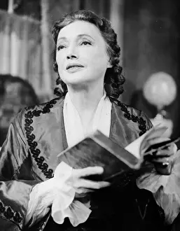 Live Prints: A historical television broadcast featuring Katharine Cornell performing in The Barretts of Wimpole Street in 1956
