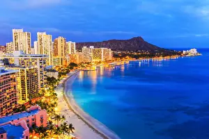 Green Park Prints: Honolulu, Hawaii. Skyline on the Waikiki beach